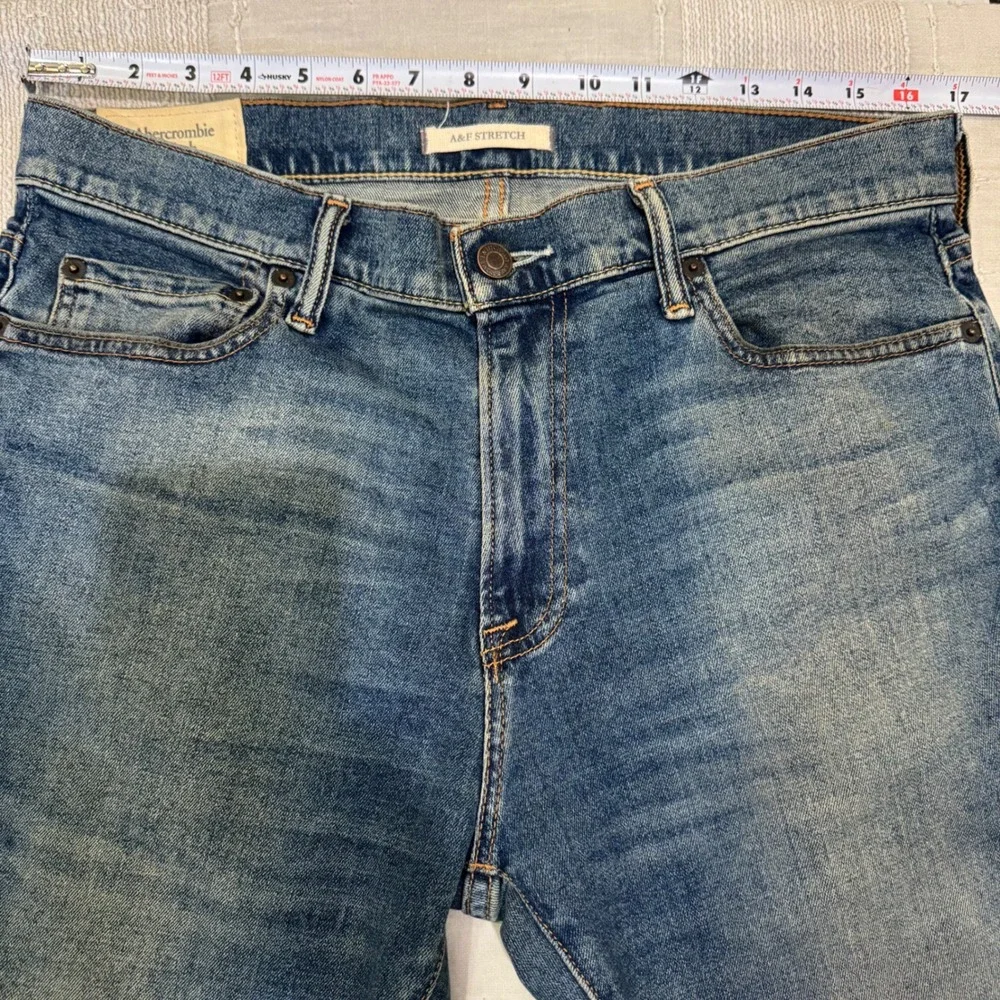 Abercrombie & Fitch Slim Straight Jeans Mens 33x32 Medium Wash A&F Stretch Blue‎